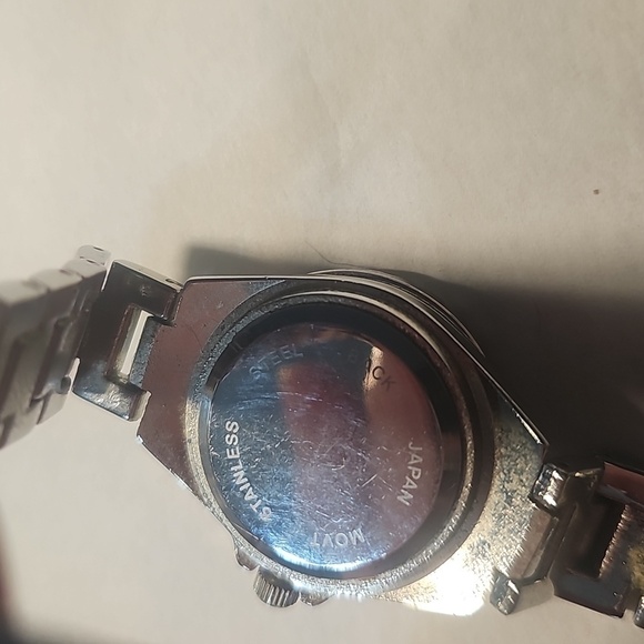 R New York Women's Wristwatch ⌚️ - Picture 2 of 4